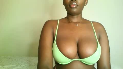 prettyvishy online show from September 18, 3:32 am