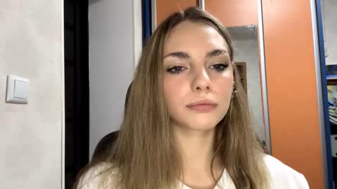 Amelia online show from November 13, 8:11 pm