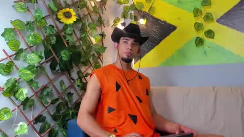 prince_arthur77 online show from October 31, 4:40 pm