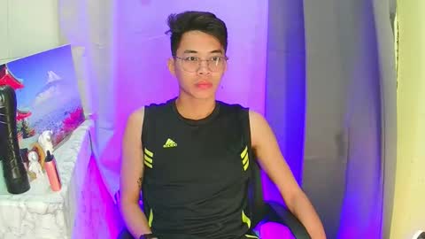 Snapshot of prince_harrison chatting on October 23, 7:04 pm prince_harrison online show from October 23, 7:04 pm