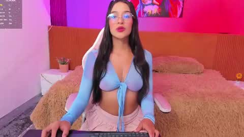 Mia online show from June 16, 1:31 am