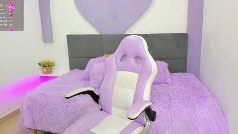 Mia online show from June 13, 2:33 am