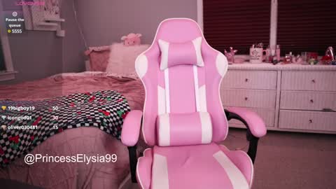 Snapshot of princesselysia99 chatting on January 18, 4:04 am Princess Elysia online show from January 18, 4:04 am