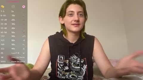 Oli online show from July 3, 7:07 pm