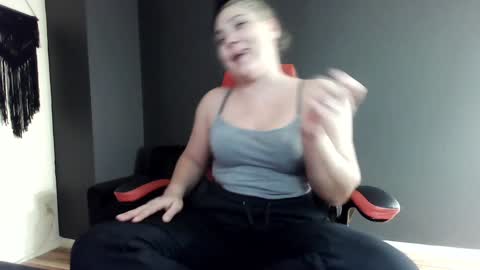 Krystle online show from January 16, 3:02 am