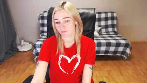 Polly online show from December 25, 7:46 am