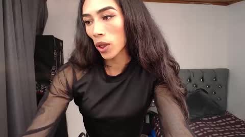 Cris online show from February 25, 5:16 pm