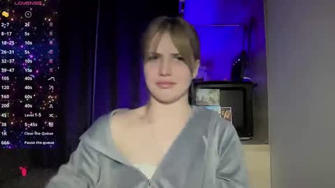 Alicia online show from December 5, 6:28 pm