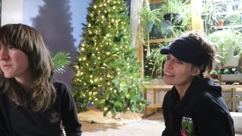 purrin pussies online show from December 15, 2:51 am