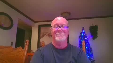 Snapshot of pussylover1365 chatting on February 12, 10:04 pm pussylover1365 online show from February 12, 10:04 pm