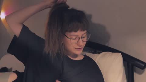    online show from December 13, 3:32 pm