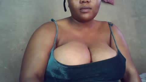 queen2302 online show from April 8, 3:15 pm