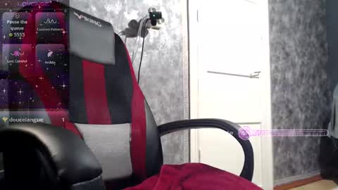 Lola online show from November 8, 3:48 pm