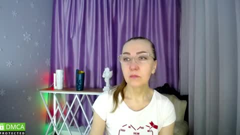 Snapshot of queen_a_n_i chatting on February 10, 7:15 am A N I  Ill be here on December 1st online show from February 10, 7:15 am