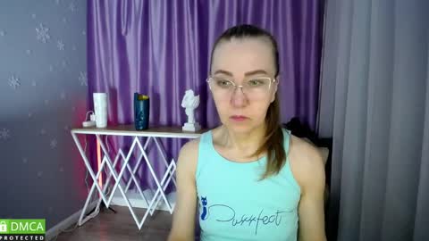 Snapshot of queen_a_n_i chatting on February 2, 10:13 am A N I  Ill be here on December 1st online show from February 2, 10:13 am