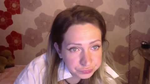 Snapshot of queen_daenerys chatting on September 29, 8:30 pm Queen Daenerys online show from September 29, 8:30 pm