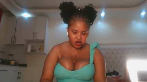 Queen kikih online show from April 15, 8:20 pm