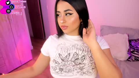 Snapshot of queen_liana chatting on January 15, 5:29 am Liana online show from January 15, 5:29 am