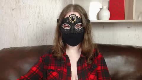 Nora online show from May 17, 11:14 pm