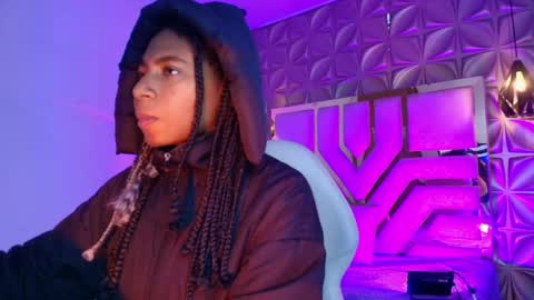   online show from April 22, 12:12 pm