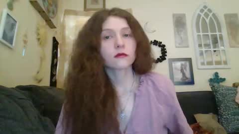queencrimsonlvx online show from April 11, 11:53 pm