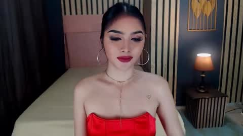 queenemeraldts online show from February 14, 6:02 am