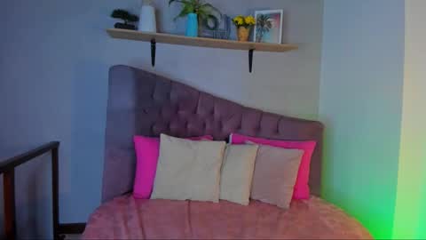 Queen online show from March 26, 7:19 pm