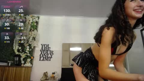 QUEENJEENN online show from January 6, 3:19 pm