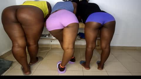 Nina online show from March 11, 8:45 pm