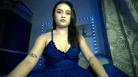 Snapshot of queenliyahxx chatting on October 3, 3:53 pm liyaaahhhh here online show from October 3, 3:53 pm