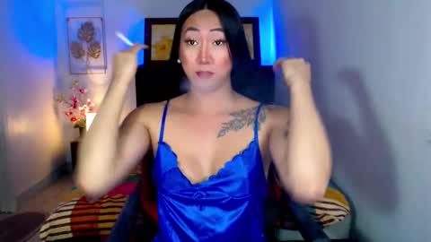 QUEEN online show from February 9, 2:07 pm