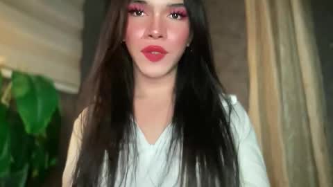 QUEEN online show from April 9, 1:17 pm