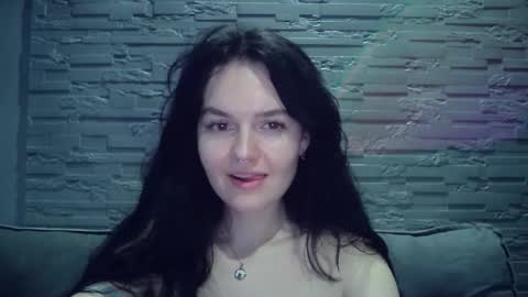 QueenOfModels online show from January 12, 3:30 pm