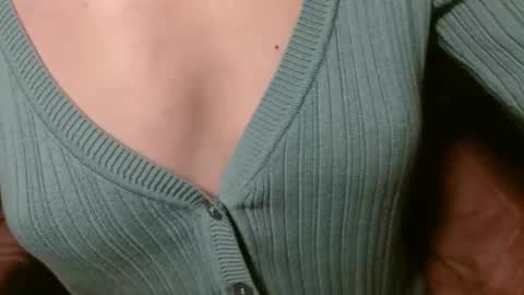 queenoftenderness online show from April 16, 9:39 pm