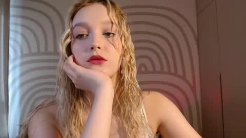 Serena XoXo online show from June 7, 3:39 pm