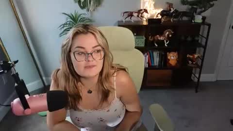 Bri online show from November 11, 5:15 pm