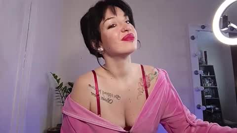 quiet_smile online show from November 23, 9:18 am