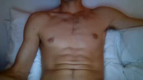 Snapshot of quiii1103 chatting on October 5, 2:42 am quiii1103 online show from October 5, 2:42 am