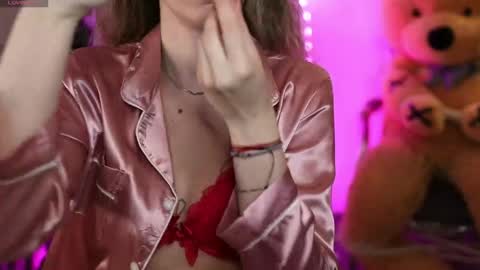 Nova Hollis online show from April 15, 4:38 am