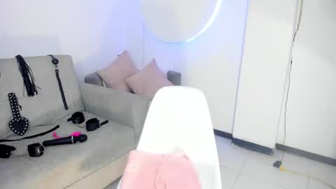 RACHEL ES online show from January 23, 4:09 am