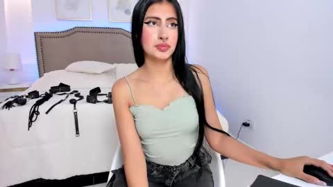 RACHEL ES online show from February 4, 7:56 am