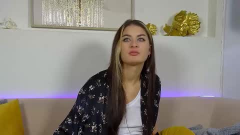 Snapshot of rachellsimpson chatting on October 22, 7:15 pm RachellSimpson online show from October 22, 7:15 pm
