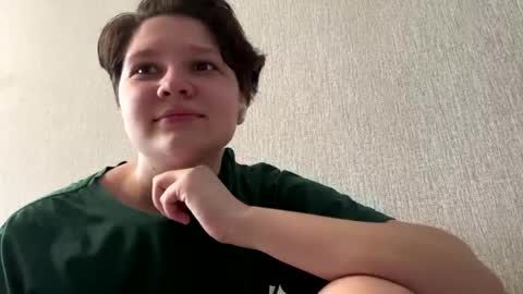 Emmie online show from May 19, 1:56 am