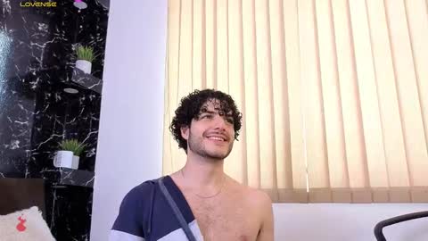 R A F A E L online show from March 5, 9:02 pm