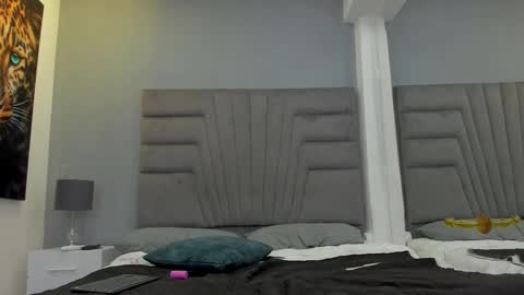 Raphael Nyon online show from February 5, 7:01 am