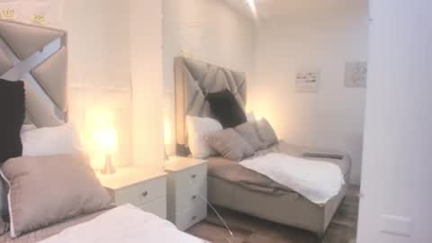 Raquel Moore  online show from September 9, 10:54 pm