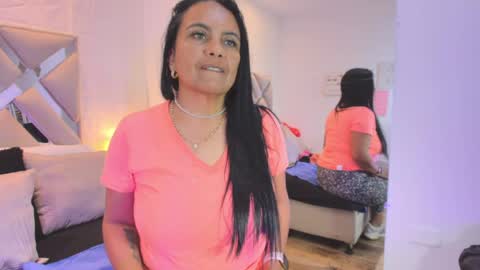 Raquel Moore  online show from April 15, 1:14 pm