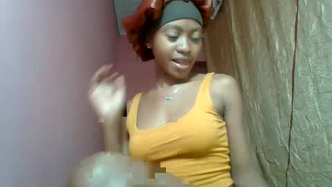 ravelosoma29 online show from July 12, 3:48 pm