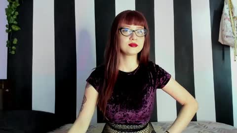 raven_lips online show from May 29, 4:05 pm