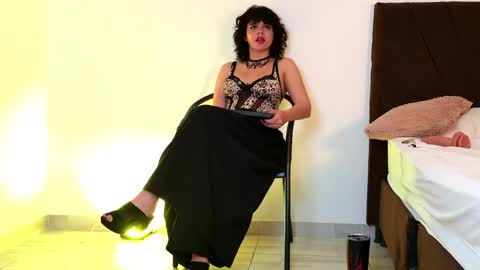   online show from May 11, 4:04 pm